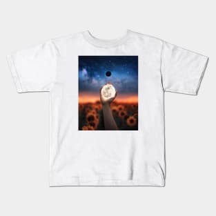 Moon thief Kids T-Shirt